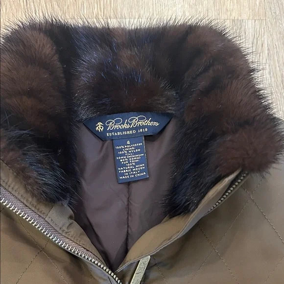 Brooks Brothers Womens Down Vest, dual tab zip with Mink lined collar Size 4 - Picture 2 of 9